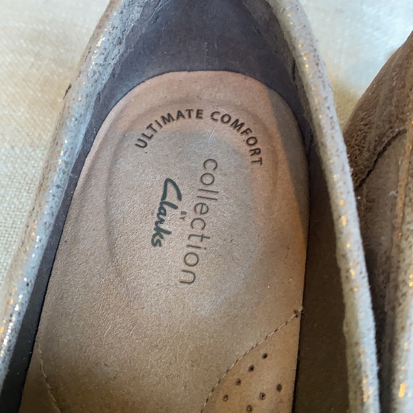 Clarks Ultimate Comfort Collection Gold Shimmer Penny Loafers Women's 8M - Picture 9 of 15